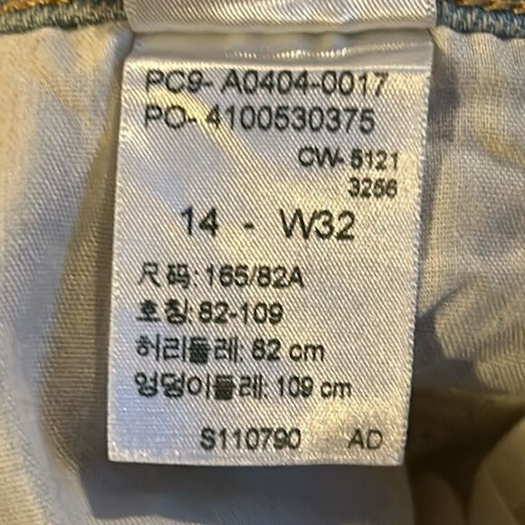 NEW Levi’s Lightwash High Rise Straight Jeans - Picture 6 of 7